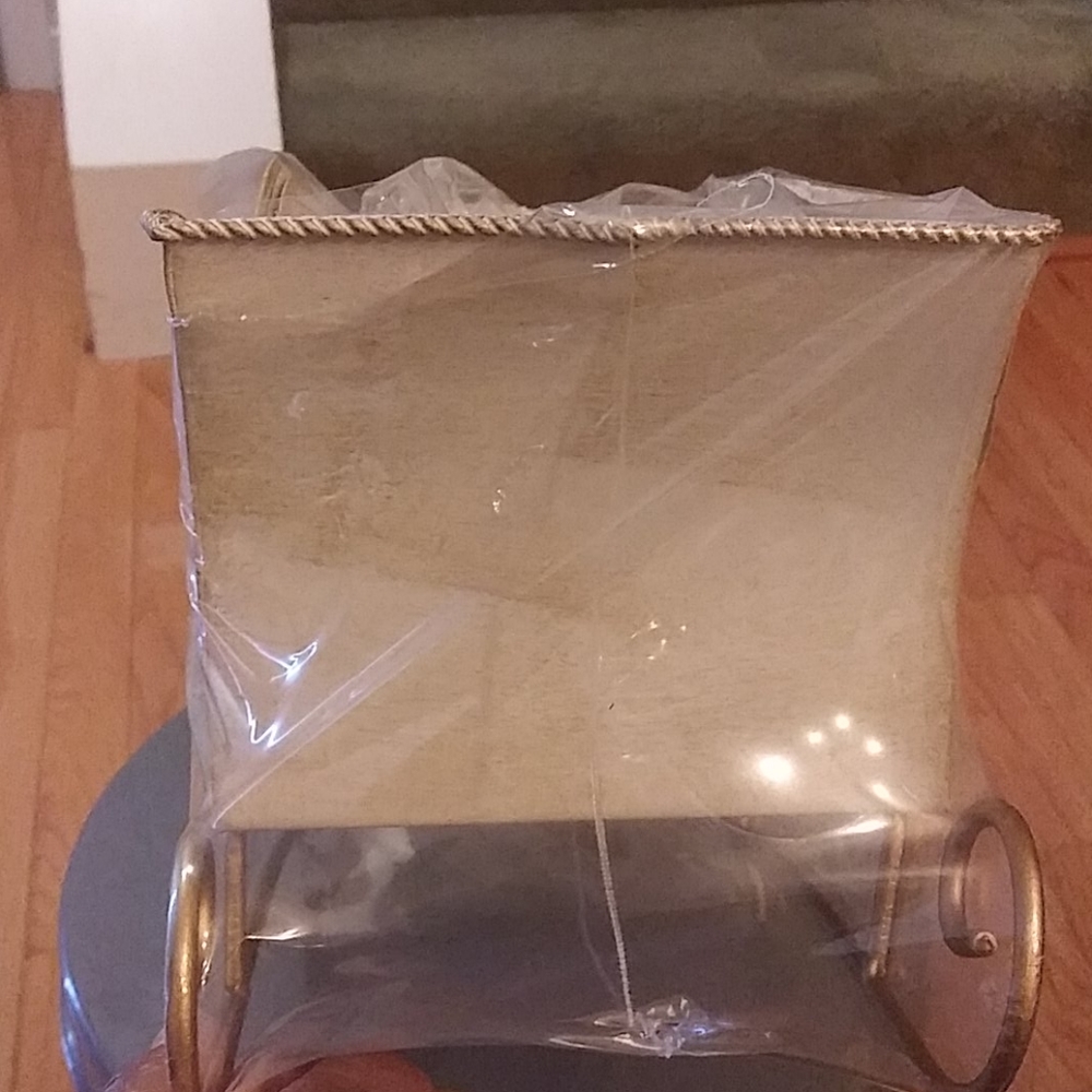 Pre-Owned Table Top Decor - Picture 14 of 14